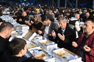 Gönül Sofrası İftar Programları Altınova Mahallesi İle Başlıyor