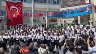 Öğrencilerden Duygu Yüklü 18 Mart Çanakkale Zaferi ve Şehitleri Anma Günü Töreni