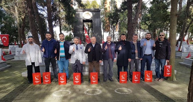 Seçim Startına Şehitlik Ziyaretiyle Başladı