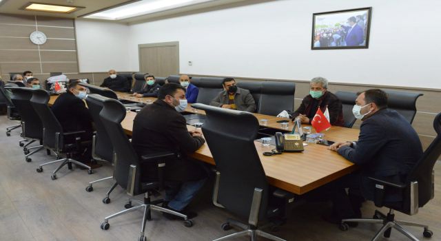 Başkan Cüneyt Yüksel Roman Federasyonu Temsilcilerini Ağırladı