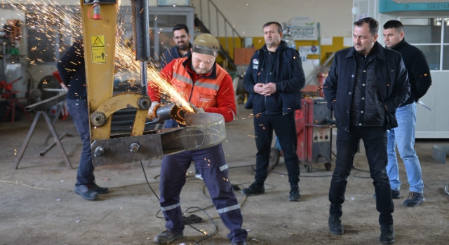 Atölyeler Üretiyor Belediye Tasarruf Ediyor