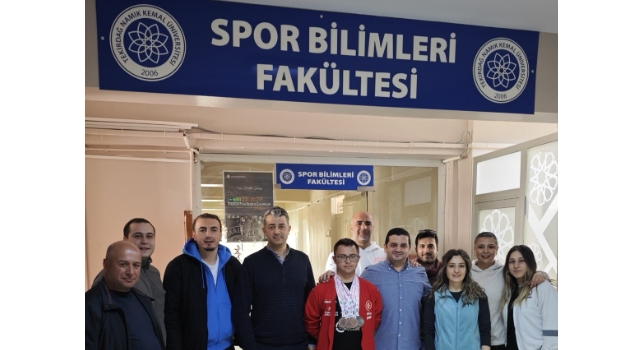 Emirhan Akçakoca Dünya Şampiyonu Oldu