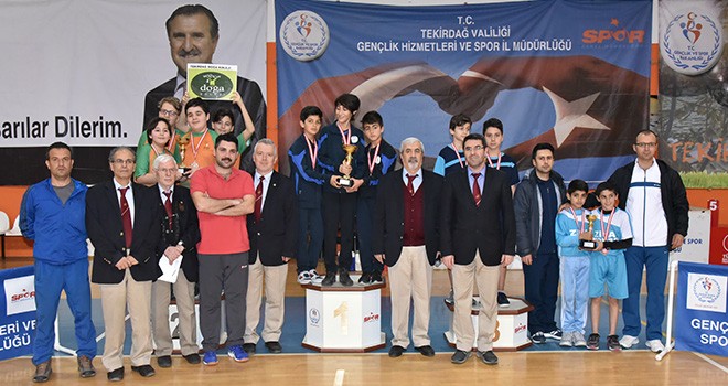 Masa Tenisinde Şampiyon Çerkezköy Mevlana Orta Okulu