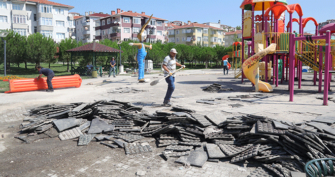 Çocuk Parkları Yenileme Çalışmaları Başladı