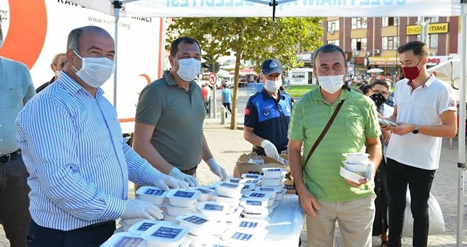 Başkan Cüneyt Yüksel’den Aşure İkramı