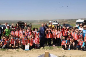 Büyükşehir Belediyesi’nden Fidan Dikme Etkinliği