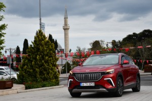 Vali Aziz Yıldırım Türkiye’nin Otomobili TOGG’u Uğurladı