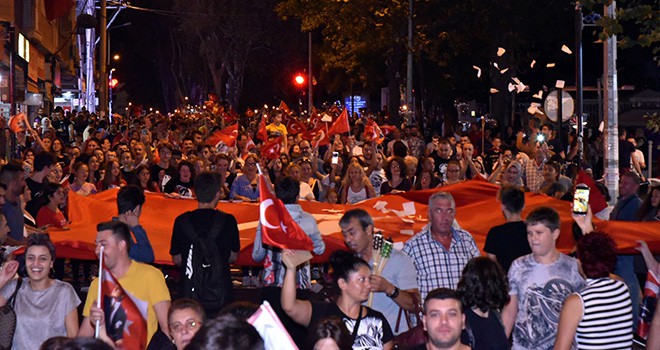 Binlerce Çorlulu Omuz Omuza Yürüdü
