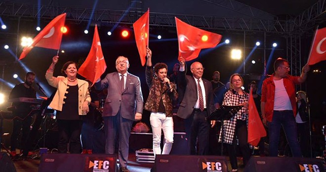 Tekirdağ'da Cumhuriyet Coşkusu Sokaklara Taştı