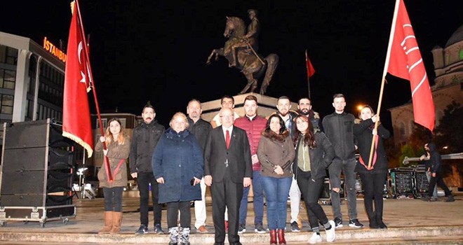Başkan Albayrak Atatürk’e Saygı Nöbetine Katıldı