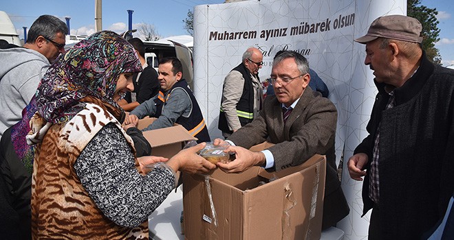 Çorlu Belediyesi’nden Aşure İkramı