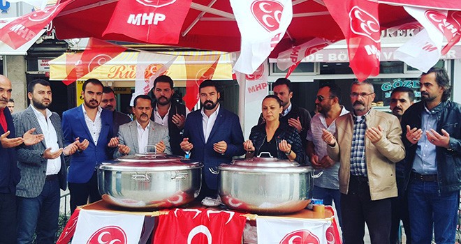 MHP Çorlu Teşkilatı Aşure Dağıttı